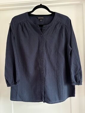 Banana Republic Navy Textured Button-Down Blouse Size M